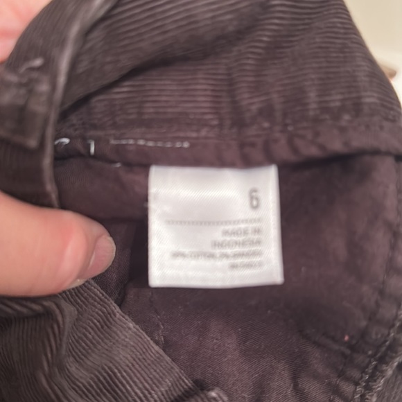 Old Navy women’s corduroy skirt in chocolate brown - Picture 7 of 8